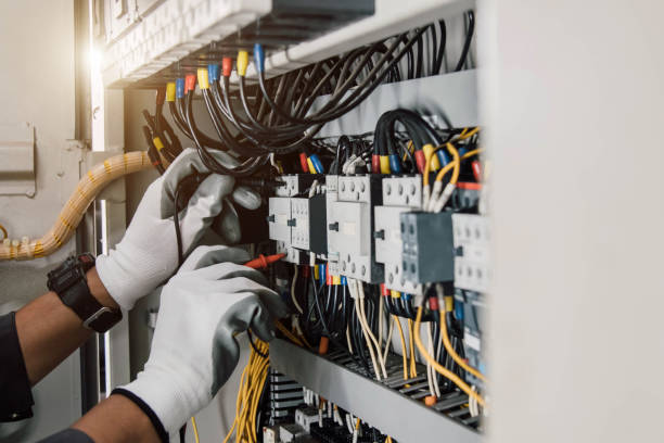 Best Affordable Emergency Electrician  in Peosta, IA